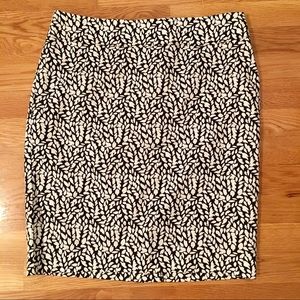 LOFT Black and White Leaf Print Pencil Skirt